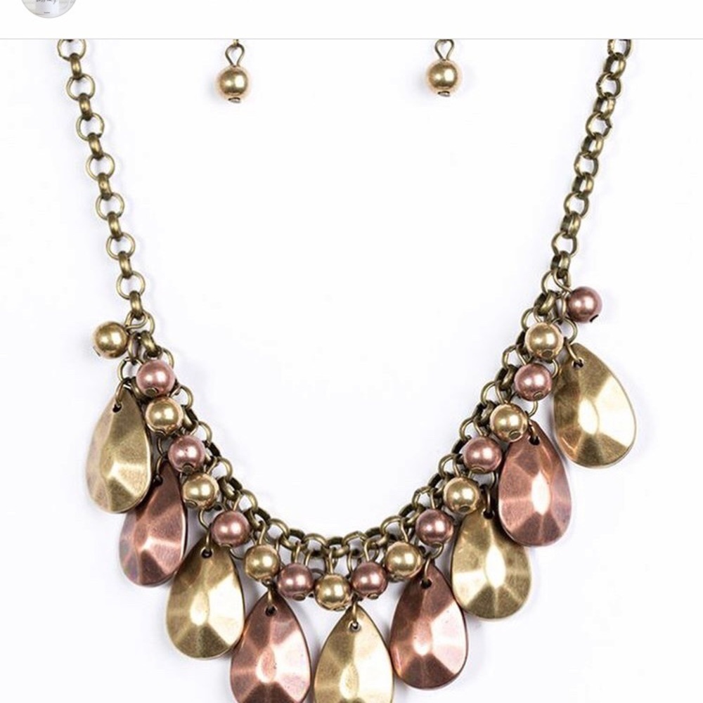 🆕 ❗️SALE❗️Necklace with earrings set FIRM PRICE💰